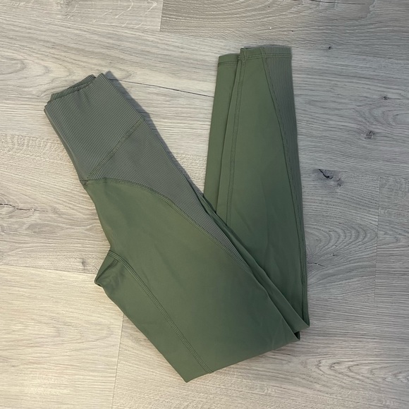 Aerie Offline Goals High Waisted Ribbed 7/8 Legging - Picture 4 of 9